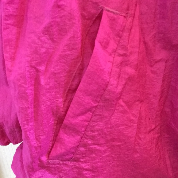 Ladies’ Windbreaker Jacket (M) - Picture 4 of 10